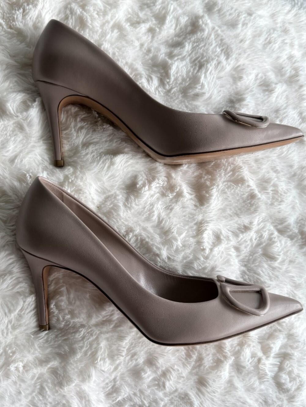 Valentino Beige Leather Vlogo Pumps size 38 - Picture 6 of 7